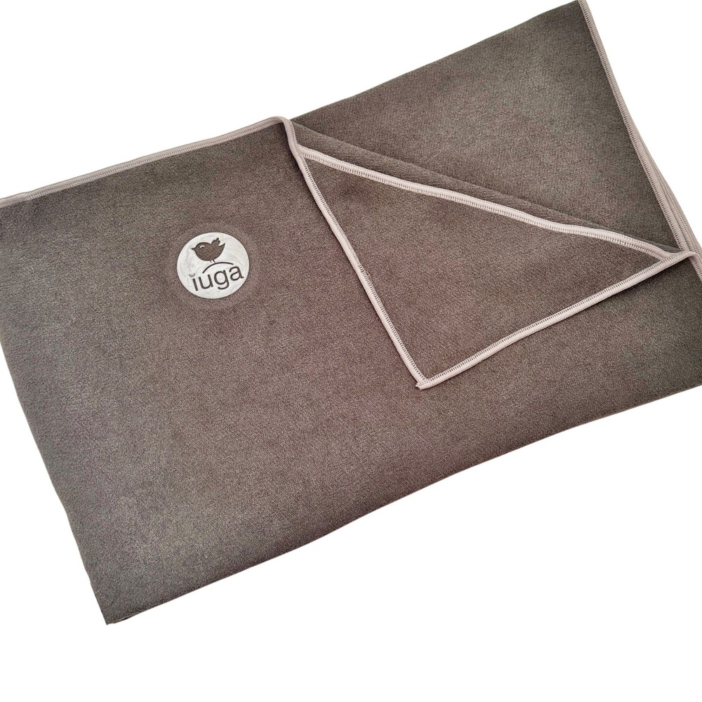 IUGA Yoga Towel Women OS Grey Excellent Non-Slip Microfiber Corner Pockets